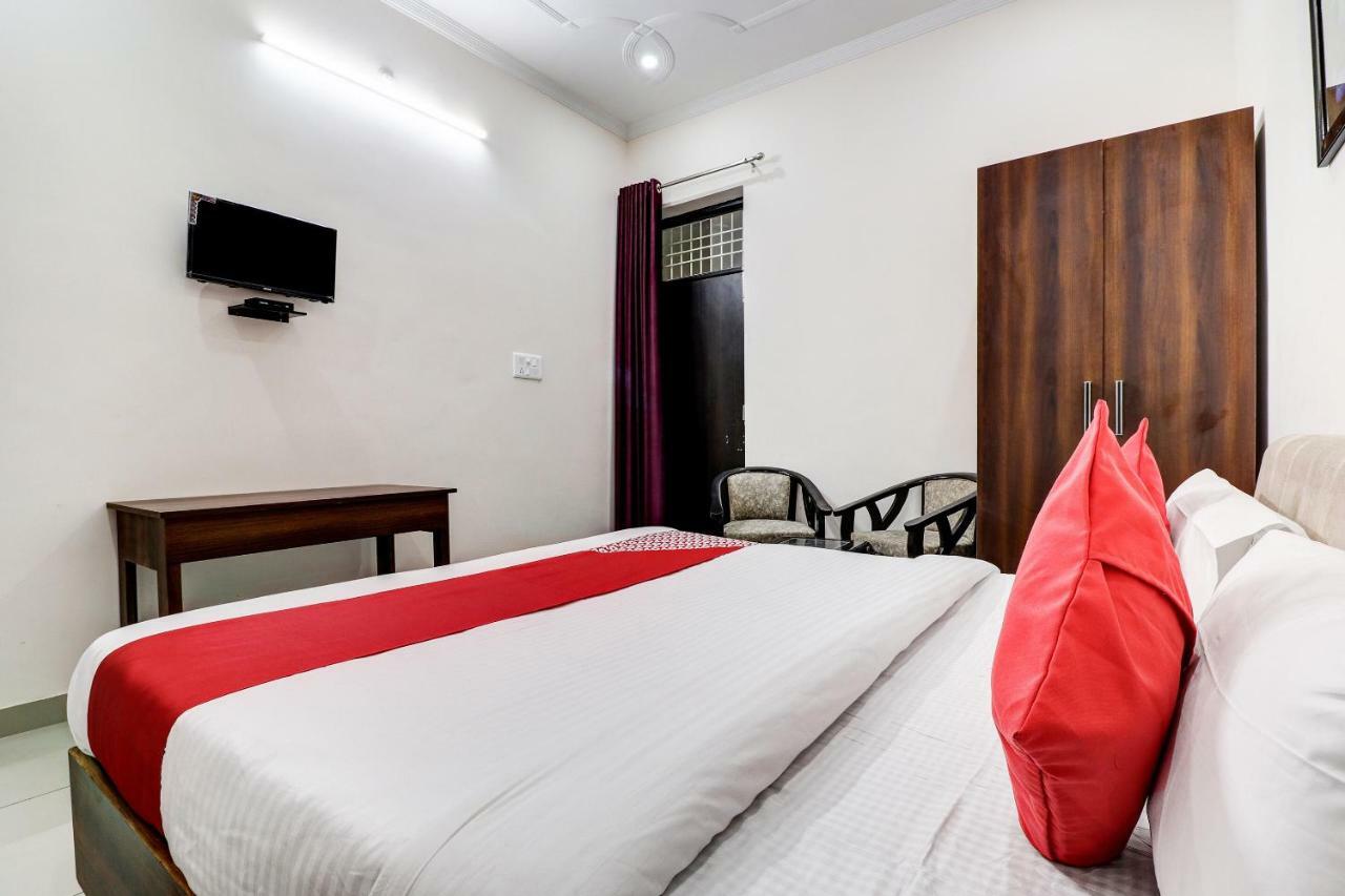 Oyo 38208 Hotel Prakash Kunj ลัคเนา ภายนอก รูปภาพ