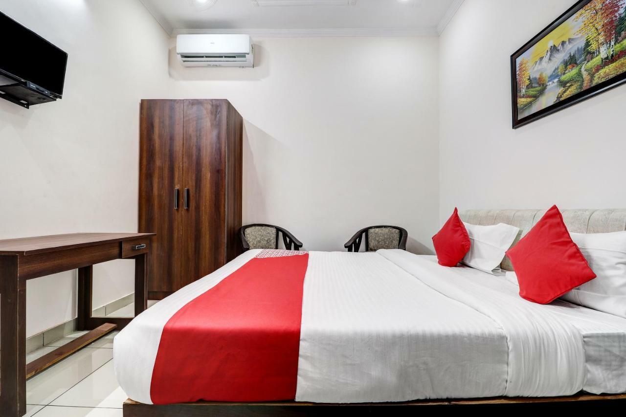 Oyo 38208 Hotel Prakash Kunj ลัคเนา ภายนอก รูปภาพ