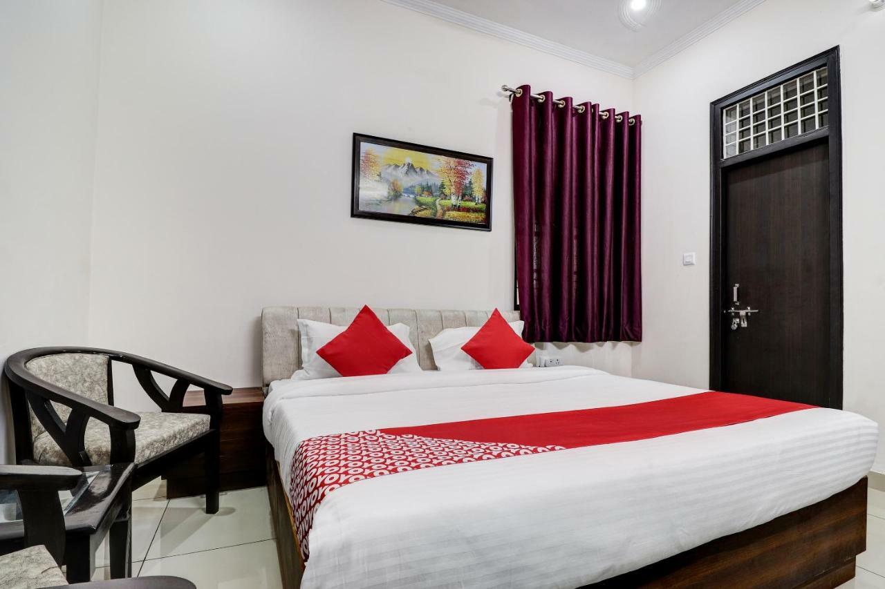 Oyo 38208 Hotel Prakash Kunj ลัคเนา ภายนอก รูปภาพ