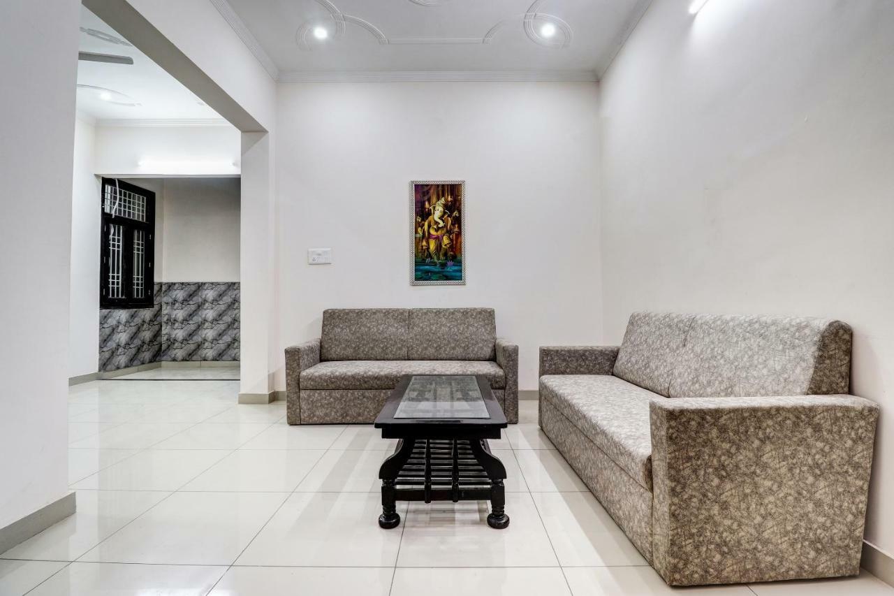 Oyo 38208 Hotel Prakash Kunj ลัคเนา ภายนอก รูปภาพ
