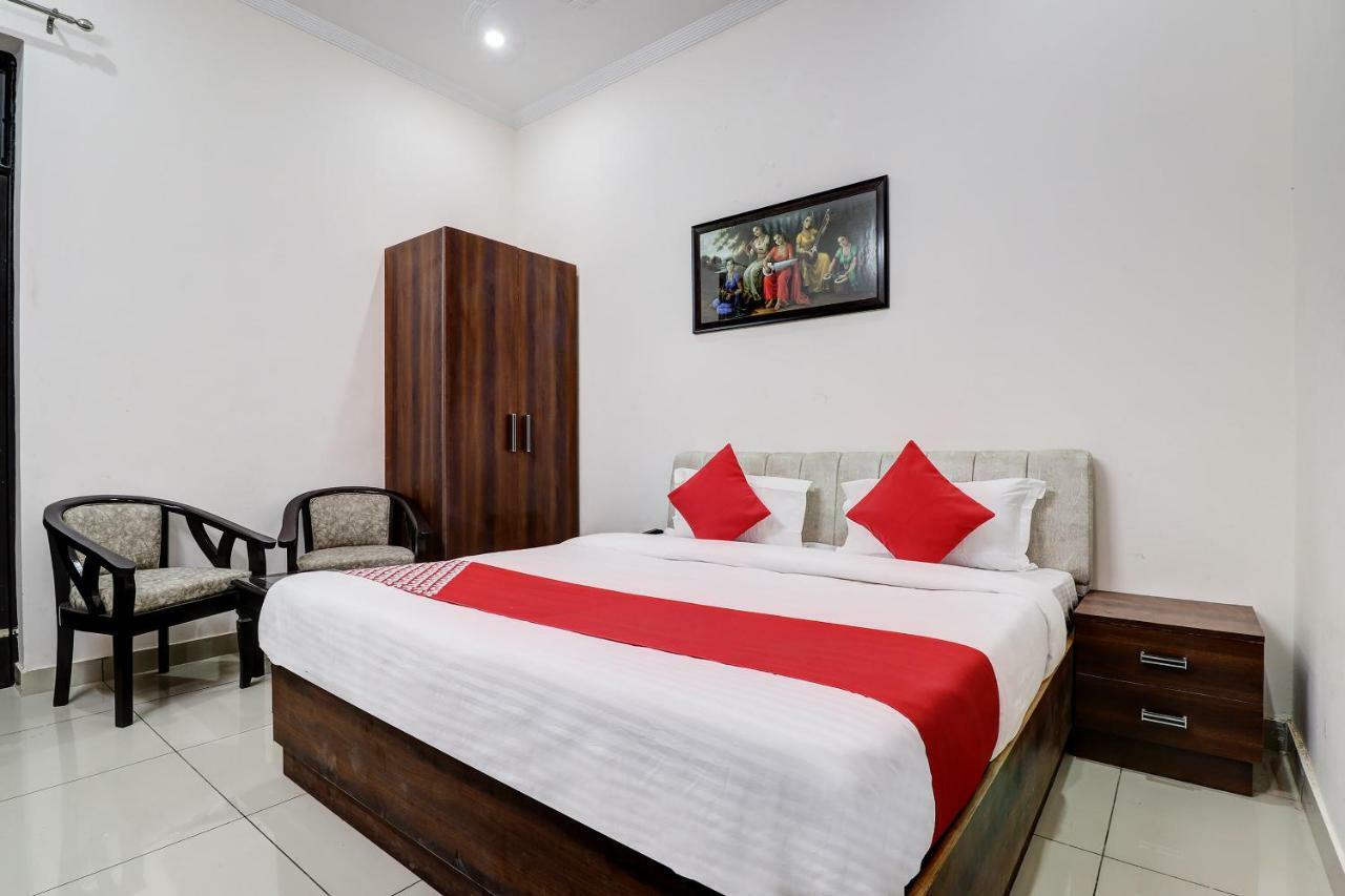 Oyo 38208 Hotel Prakash Kunj ลัคเนา ภายนอก รูปภาพ