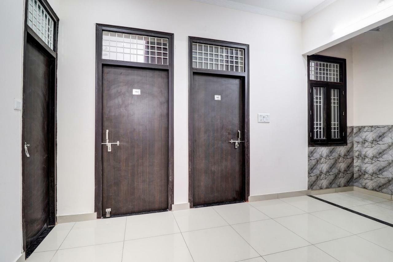Oyo 38208 Hotel Prakash Kunj ลัคเนา ภายนอก รูปภาพ