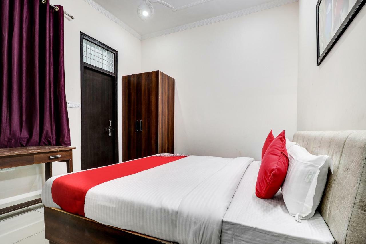 Oyo 38208 Hotel Prakash Kunj ลัคเนา ภายนอก รูปภาพ