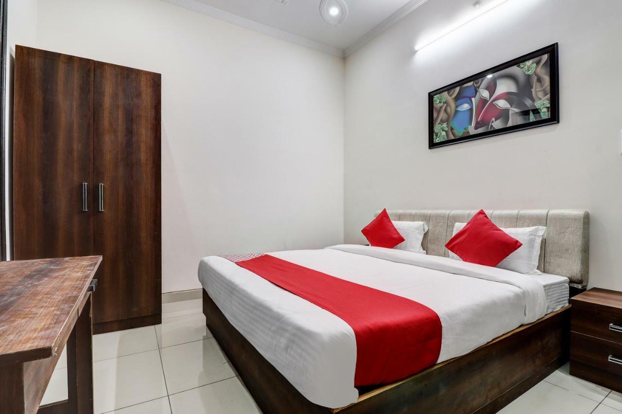 Oyo 38208 Hotel Prakash Kunj ลัคเนา ภายนอก รูปภาพ