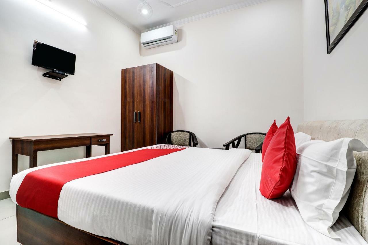 Oyo 38208 Hotel Prakash Kunj ลัคเนา ภายนอก รูปภาพ