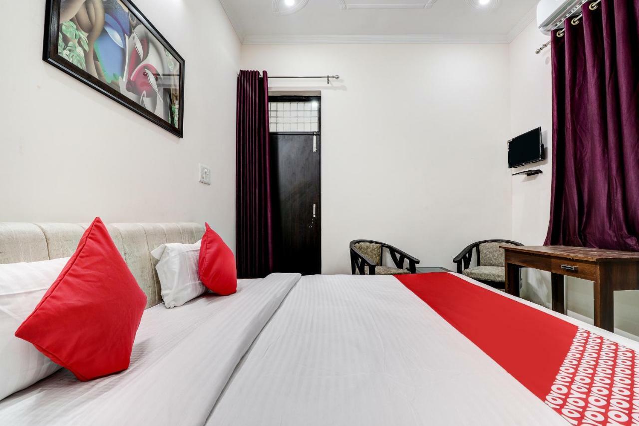 Oyo 38208 Hotel Prakash Kunj ลัคเนา ภายนอก รูปภาพ