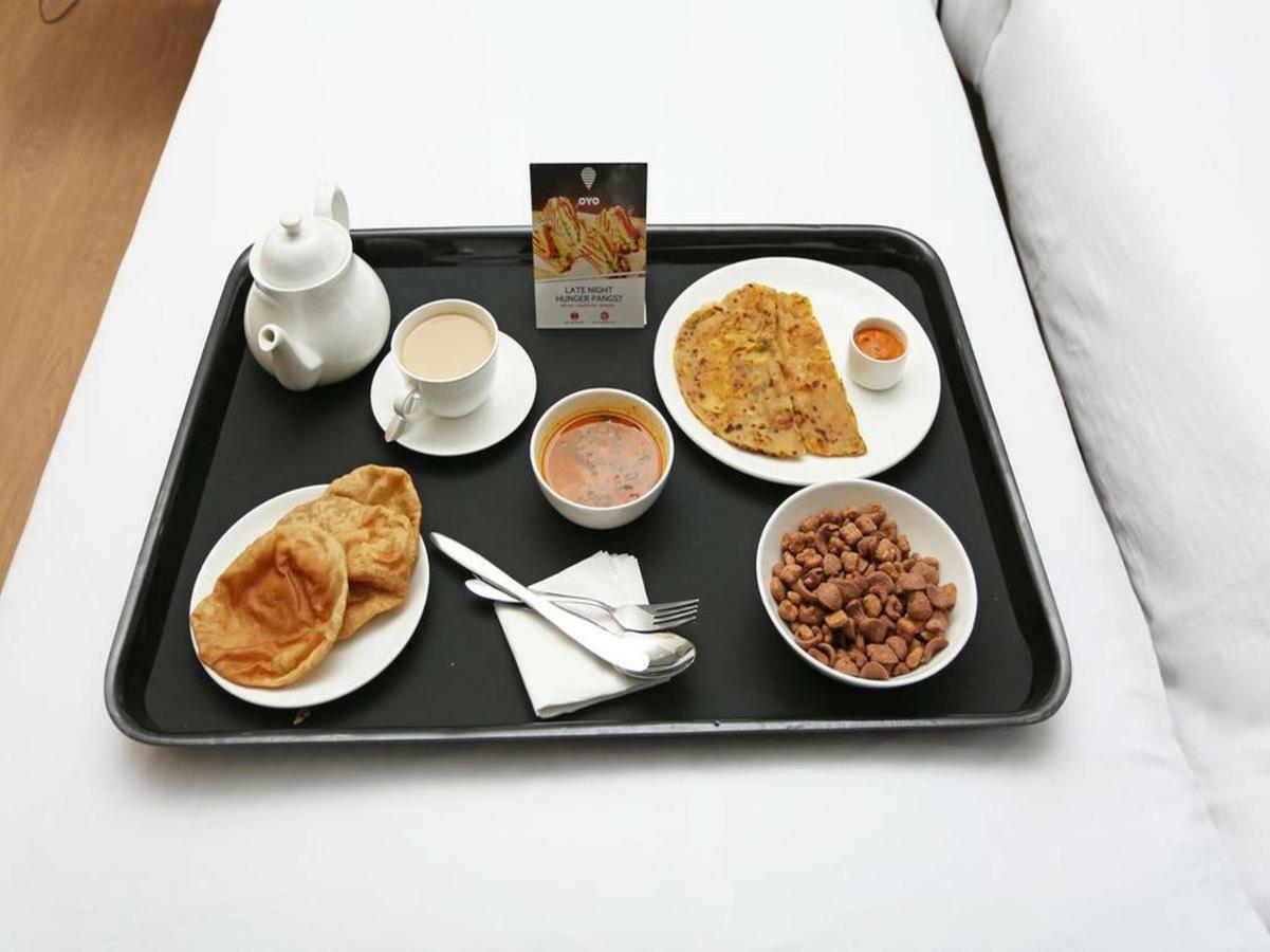 Oyo 38208 Hotel Prakash Kunj ลัคเนา ภายนอก รูปภาพ